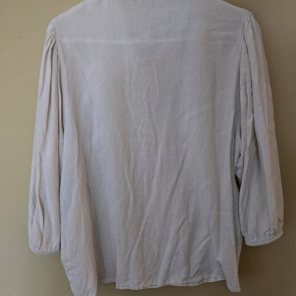 Neuflora Maywood Poet Sleeve Button-Up Top - Picture 4 of 4